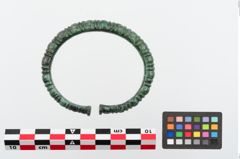 Foto von Bronzeperlarmreif (NHMW-PRAE-024324)